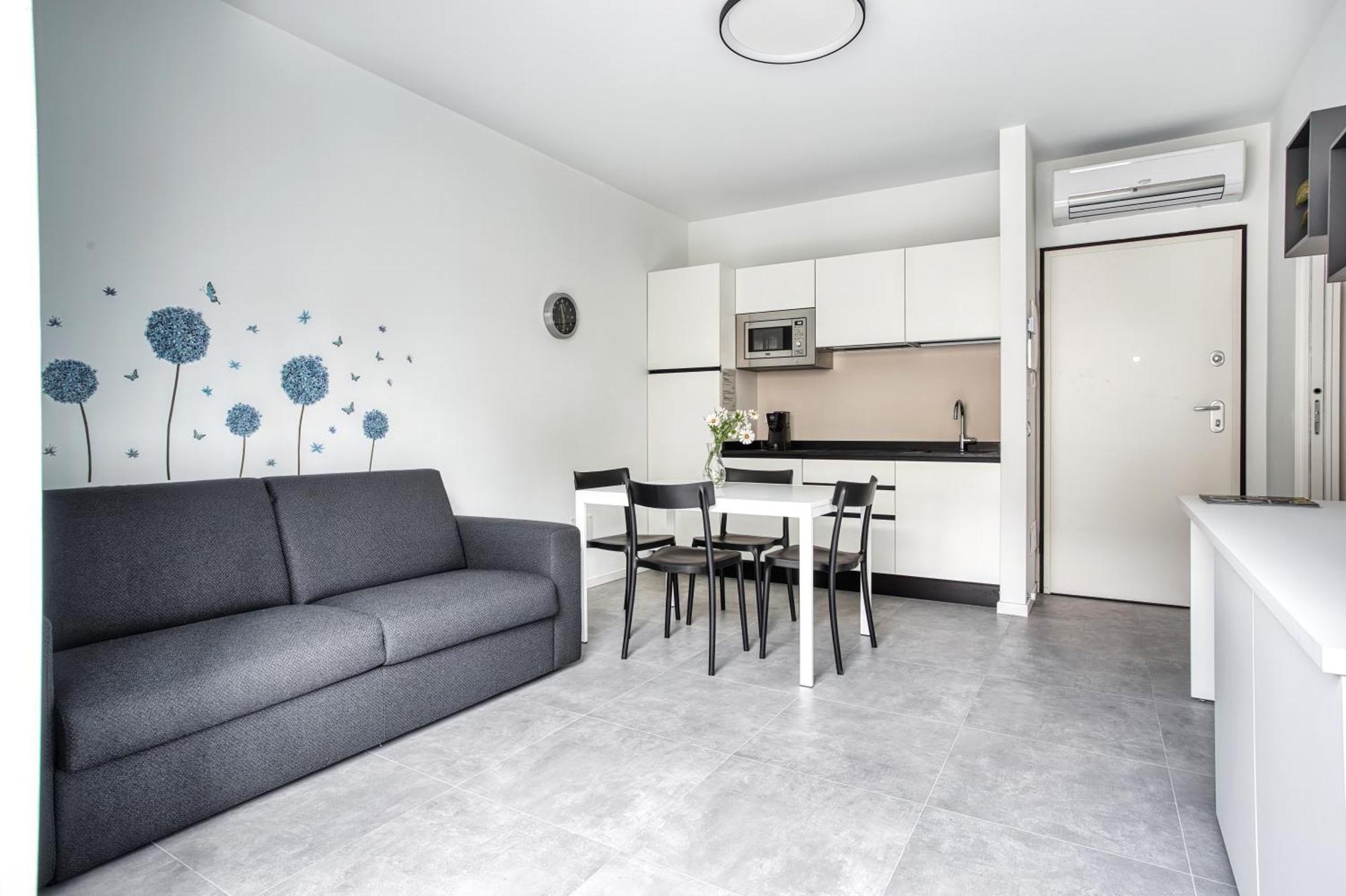 Sleek City Abode In Maciachini Milan Exterior photo